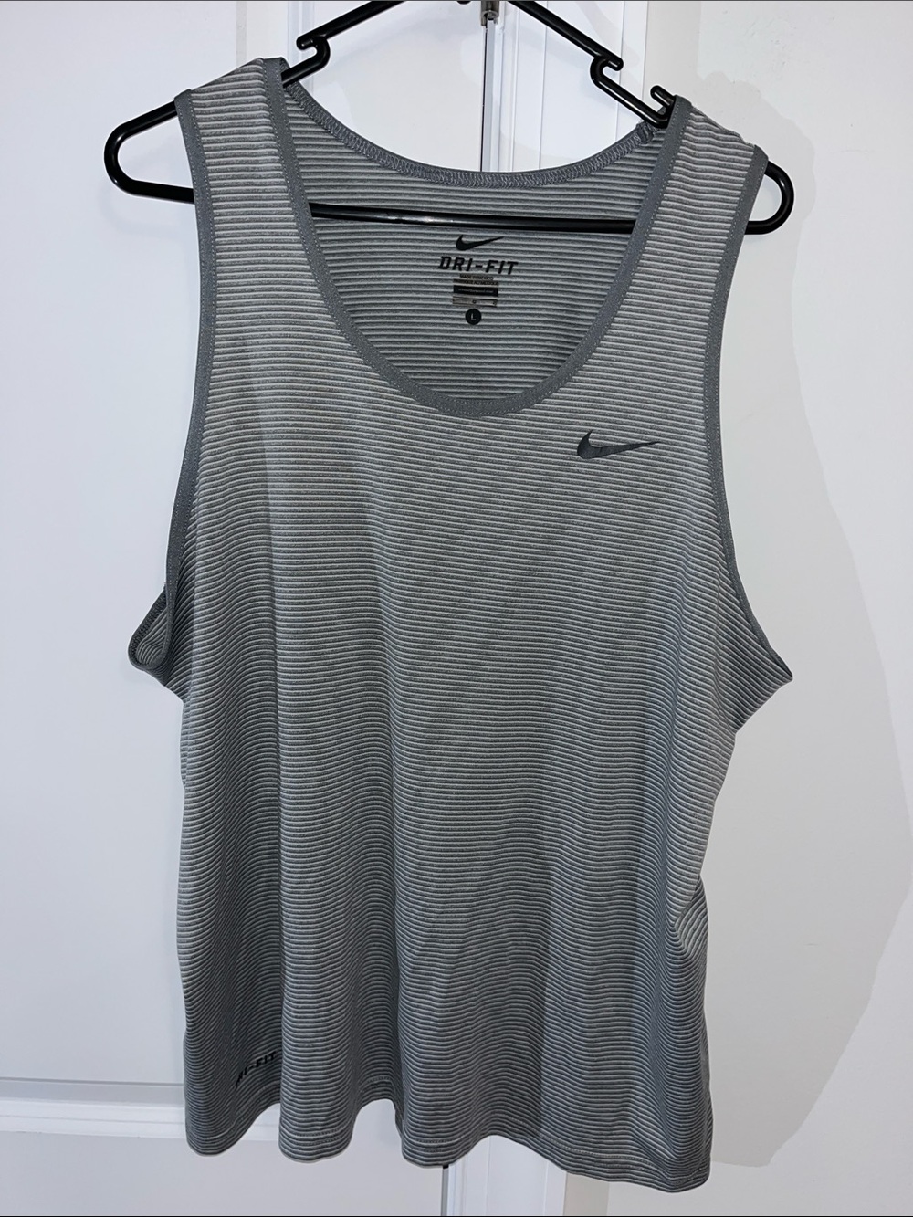 Gray Nike dry fit tank sleeveless T-shirt great for gym workouts or running L
